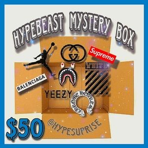 Get a hypebeast mystery box with 1-5 authentic items from Supreme or Off White!